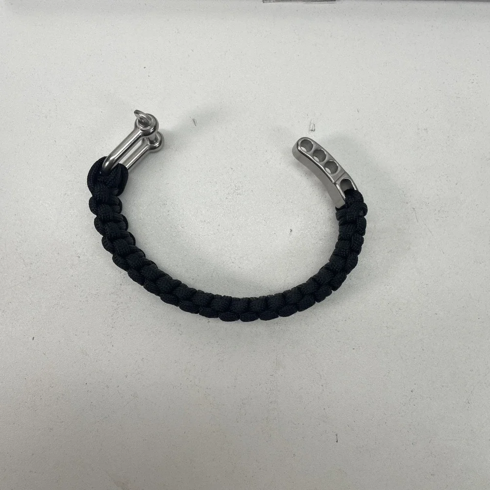 TAKEFLIGHT TACTICAL‎ Bracelet And Multitool